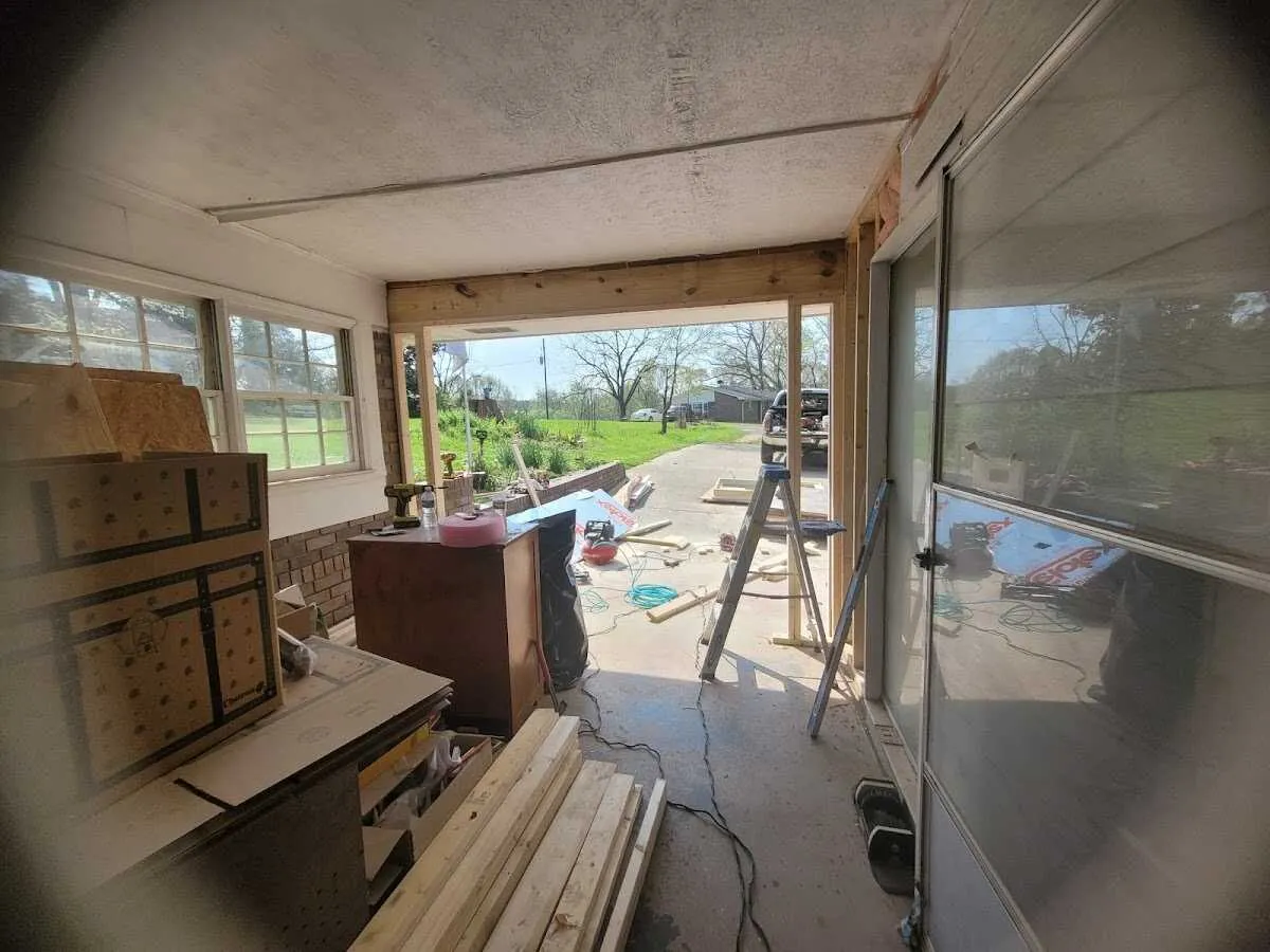 Air movers and dehumidifier for Water Mitigation Services in Kewanee